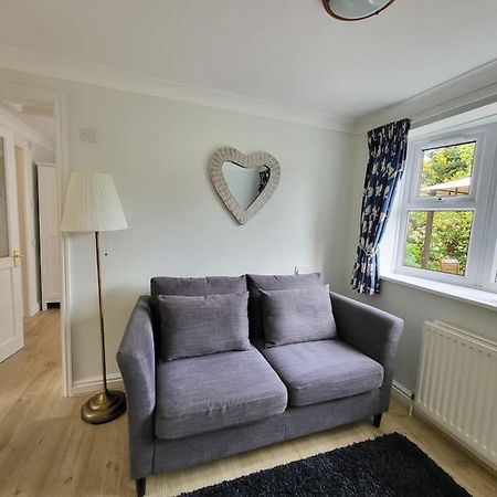 Cheerful, Cosy, One Bedroom Home With Patio And Parking Newbury  Ngoại thất bức ảnh