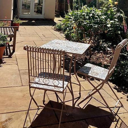 Cheerful, Cosy, One Bedroom Home With Patio And Parking Newbury  Ngoại thất bức ảnh